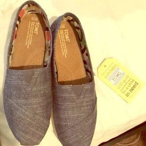 Toms